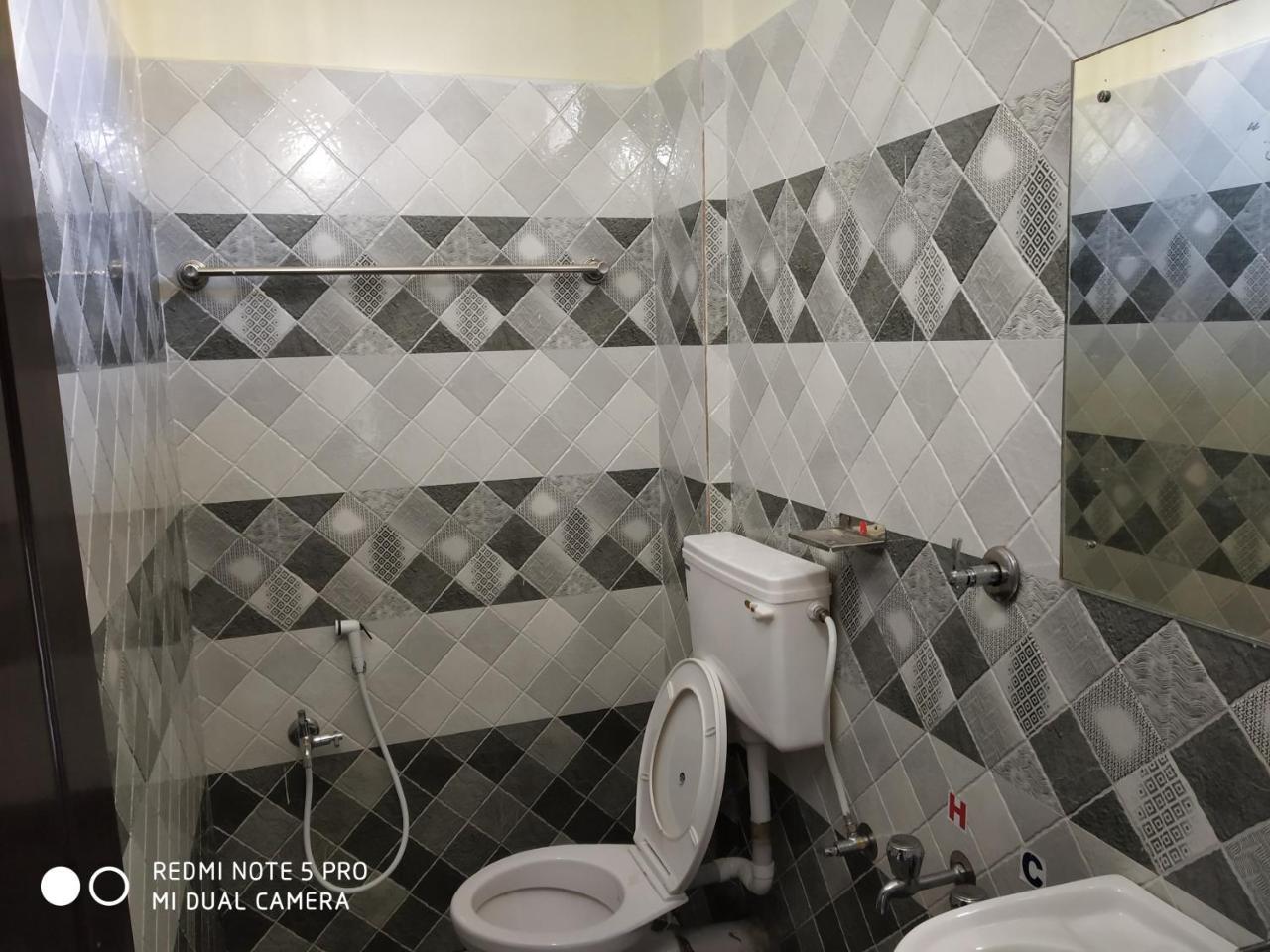 Hotel Woodlands Chottanikara 外观 照片